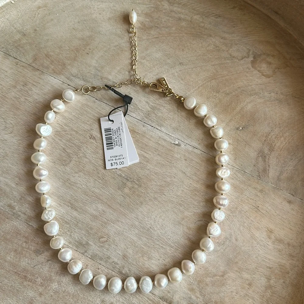 White House Black Market pearl necklace. New.